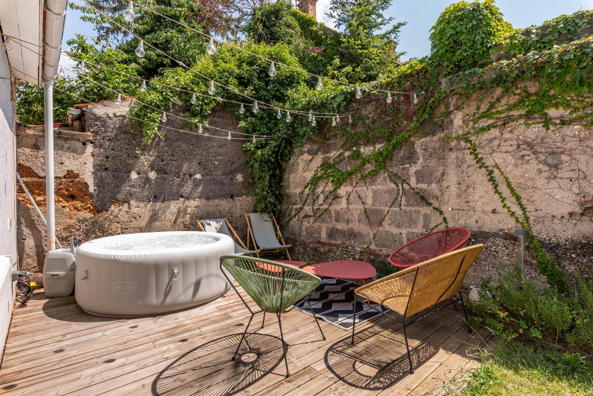 La Villa Sassolini Avec Jacuzzi ลียง ภายนอก รูปภาพ